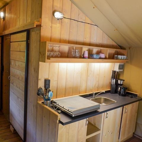 Safaritent 6 personen - incl. sanitair 9