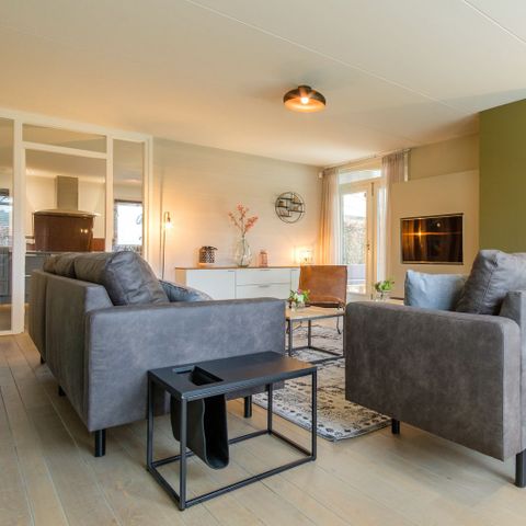 VAKANTIEHUIS 10 personen - Familiehuis Rheeze met jacuzzi