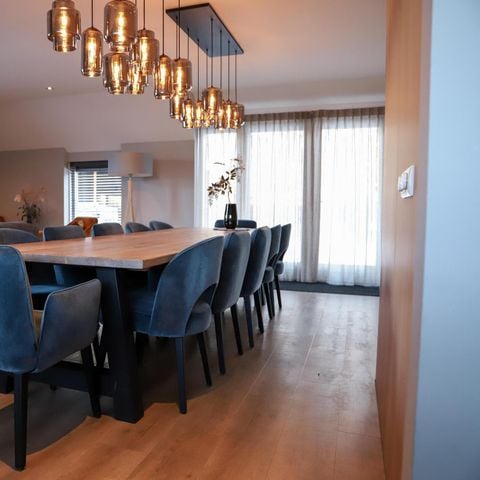 VAKANTIEHUIS 12 personen - Familiehuis de Rheezermaten met Jacuzzi