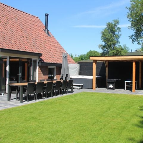 VAKANTIEHUIS 12 personen - Familiehuis de Rheezermaten met Jacuzzi