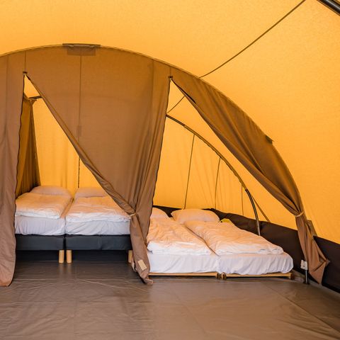 Tent 6 personen - De Waard Tunneltent met privé sanitair