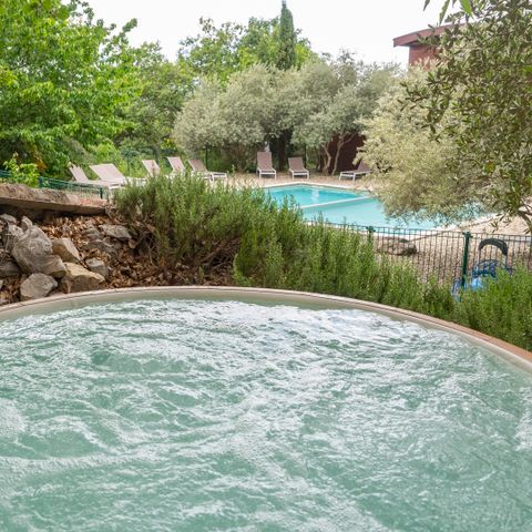 Lodge 3 personen - Roulotte ( Premium Stay ) luxe versie met airconditioning/ all-inclusive met privé Spa / 2 pers inbegrepen