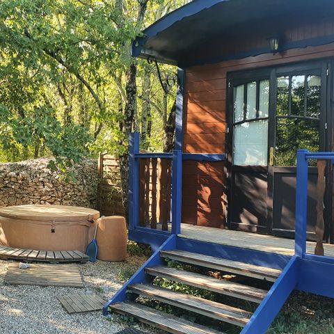 Lodge 3 personen - Roulotte ( Premium Stay ) luxe versie met airconditioning/ all-inclusive met privé Spa / 2 pers inbegrepen
