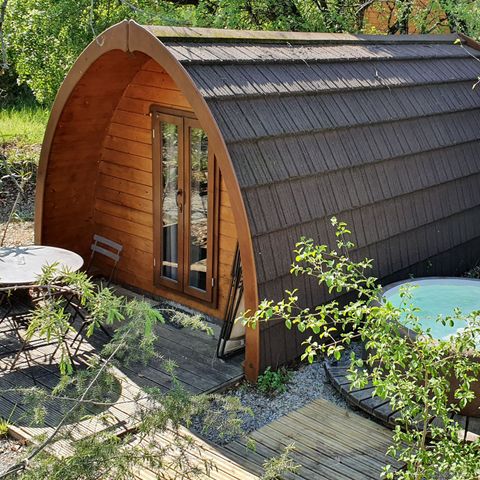 UNIEKE ACCOMMODATIE 2 personen - Boshut met airconditioning ( met ontbijt en onbeperkte toegang tot privé Spa ) / 2 pers inbegrepen