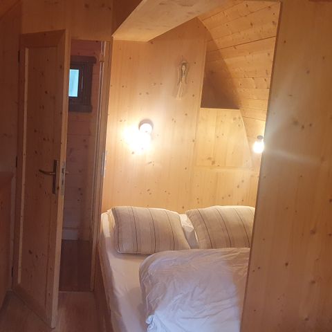 UNIEKE ACCOMMODATIE 2 personen - Boshut met airconditioning ( met ontbijt en onbeperkte toegang tot privé Spa ) / 2 pers inbegrepen