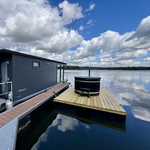 Lodge 6 personen - Houseboat 4-6 persoons (met Hottub)