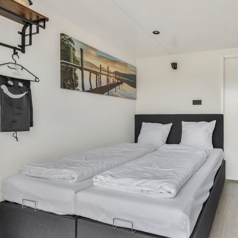 Lodge 6 personen - Houseboat met XL Hottub & Dakterras