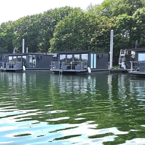 Lodge 6 personen - Houseboat met XL Hottub