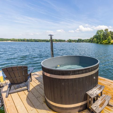 Lodge 6 personen - Houseboat met XL Hottub
