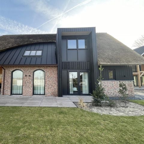Villa 12 personen - Boerderij Villa met Binnenzwembad & Wellness