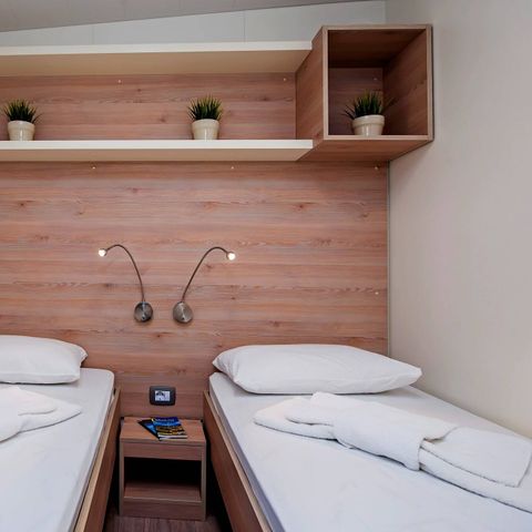 Stacaravan 6 personen - Mobile-home | Comfort | 2 slaapkamers | 4/6 Pers | Verhoogd terras | 2 badkamers | Airconditioning | TV