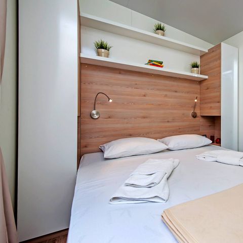 Stacaravan 6 personen - Mobile-home | Comfort | 3 slaapkamers | 6 pers | Verhoogd terras | 2 badkamers | Airconditioning | TV