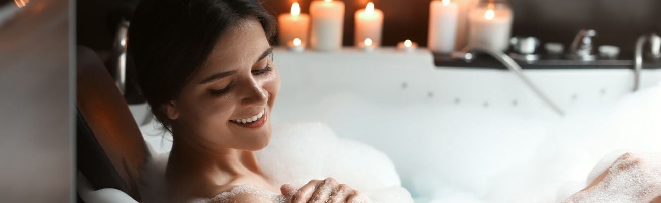 Huisje met bubbelbad binnen