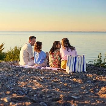 Familie op het strand